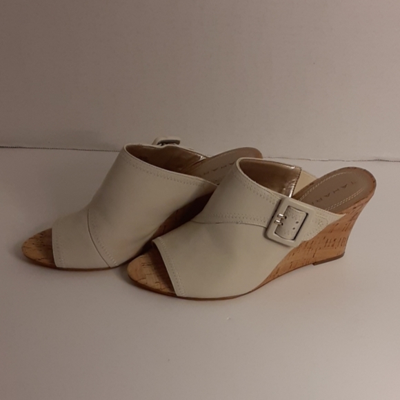 Tahari Shoes - Tahari wedge shoe